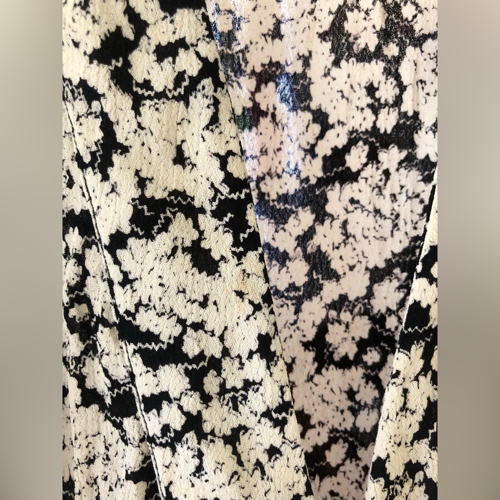 Doen Augusta Dress in Faded Queen Anne's Floral (minor spots) - Picture 12 of 16